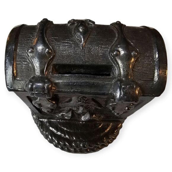 Vintage Treasure Chest Cast Metal Coin Money Bank Pirate Skull Cross Bones - Picture 3 of 8